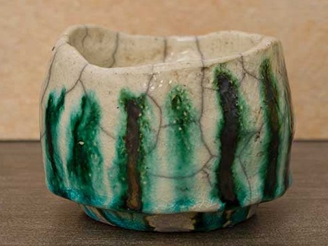 Beispiel eines glasierten Kusa-Pots